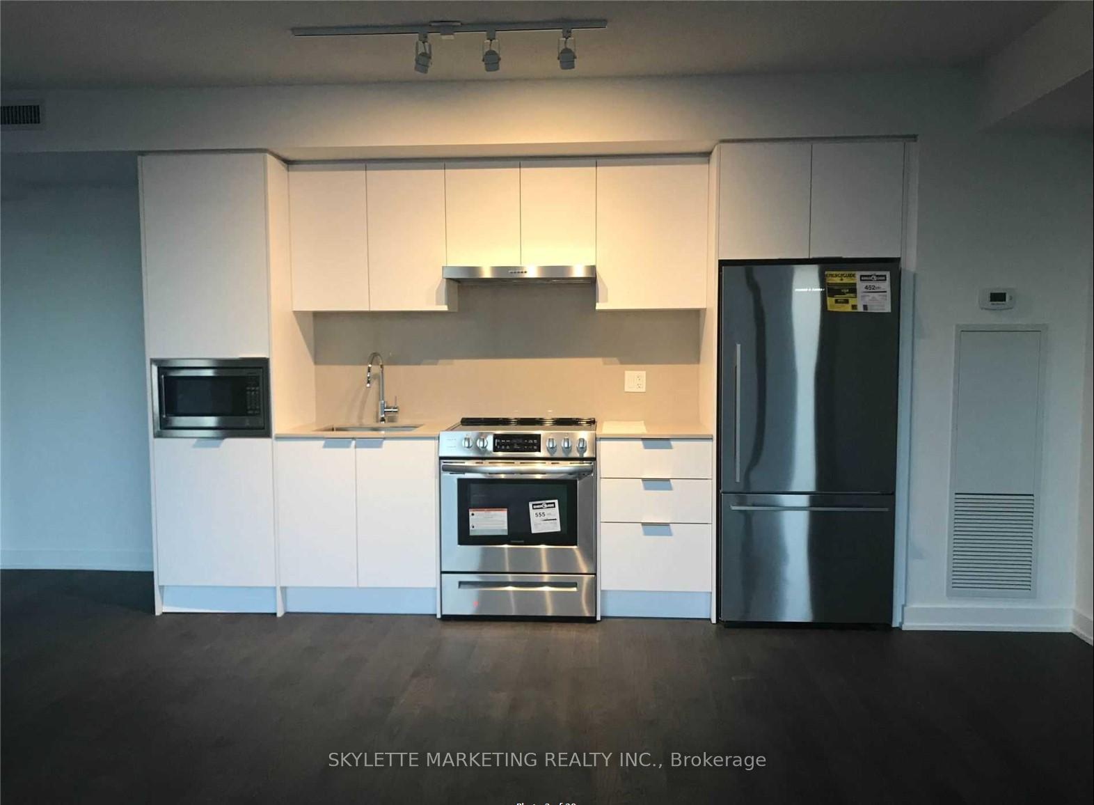 Photo 10 of Unit 803, 25 Richmond Street E, Toronto, Church-Yonge Corridor — HOMEH