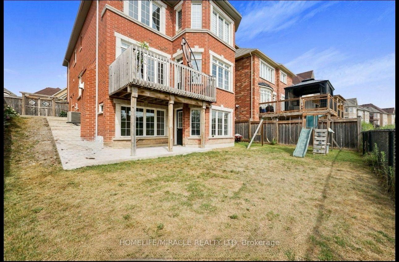 Photo 3 of 18 Tysonville Circle, Brampton, Northwest Brampton — HOMEH
