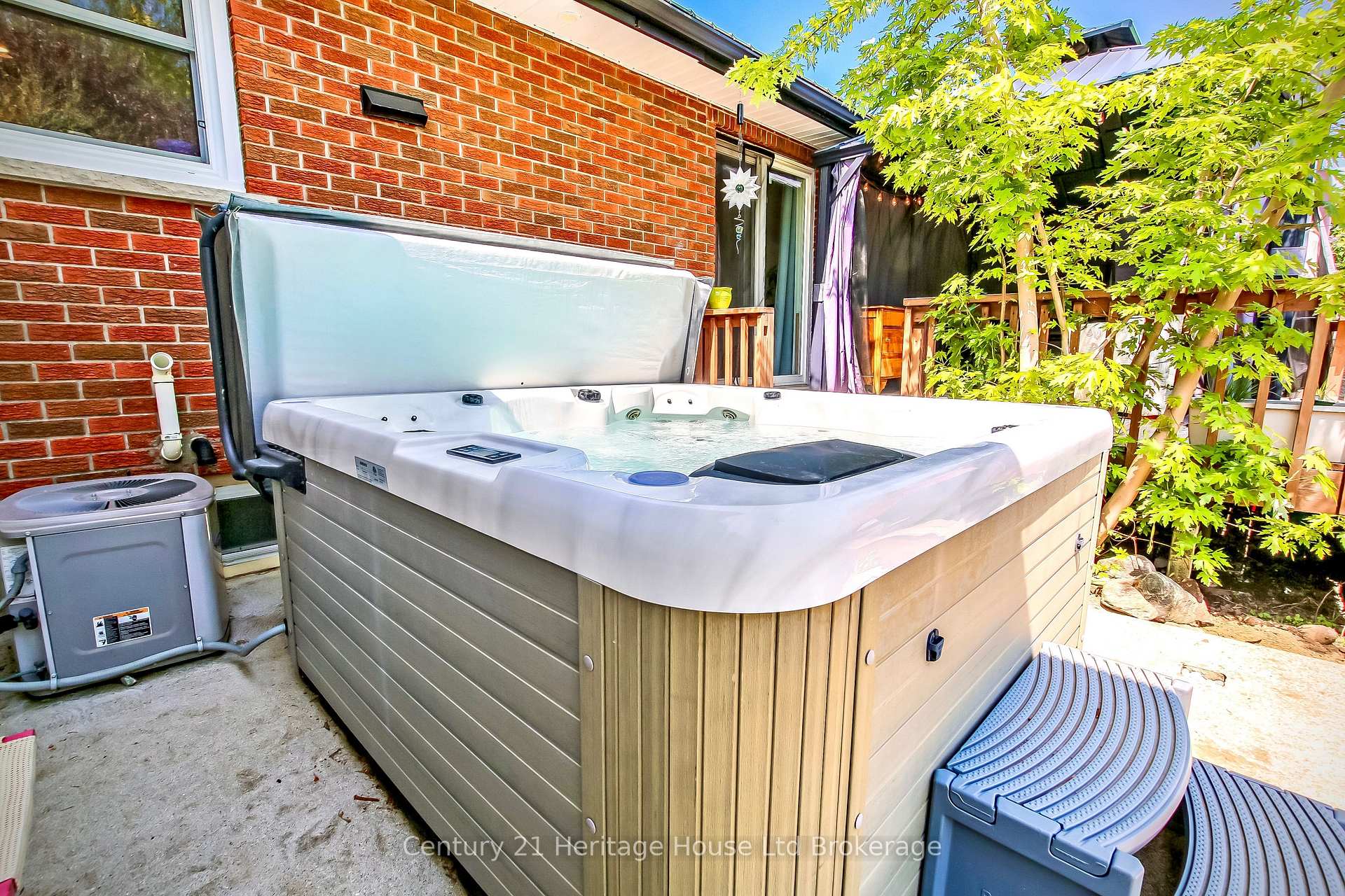 Photo 28 of 219 Brock Street, Zorra, Thamesford — HOMEH
