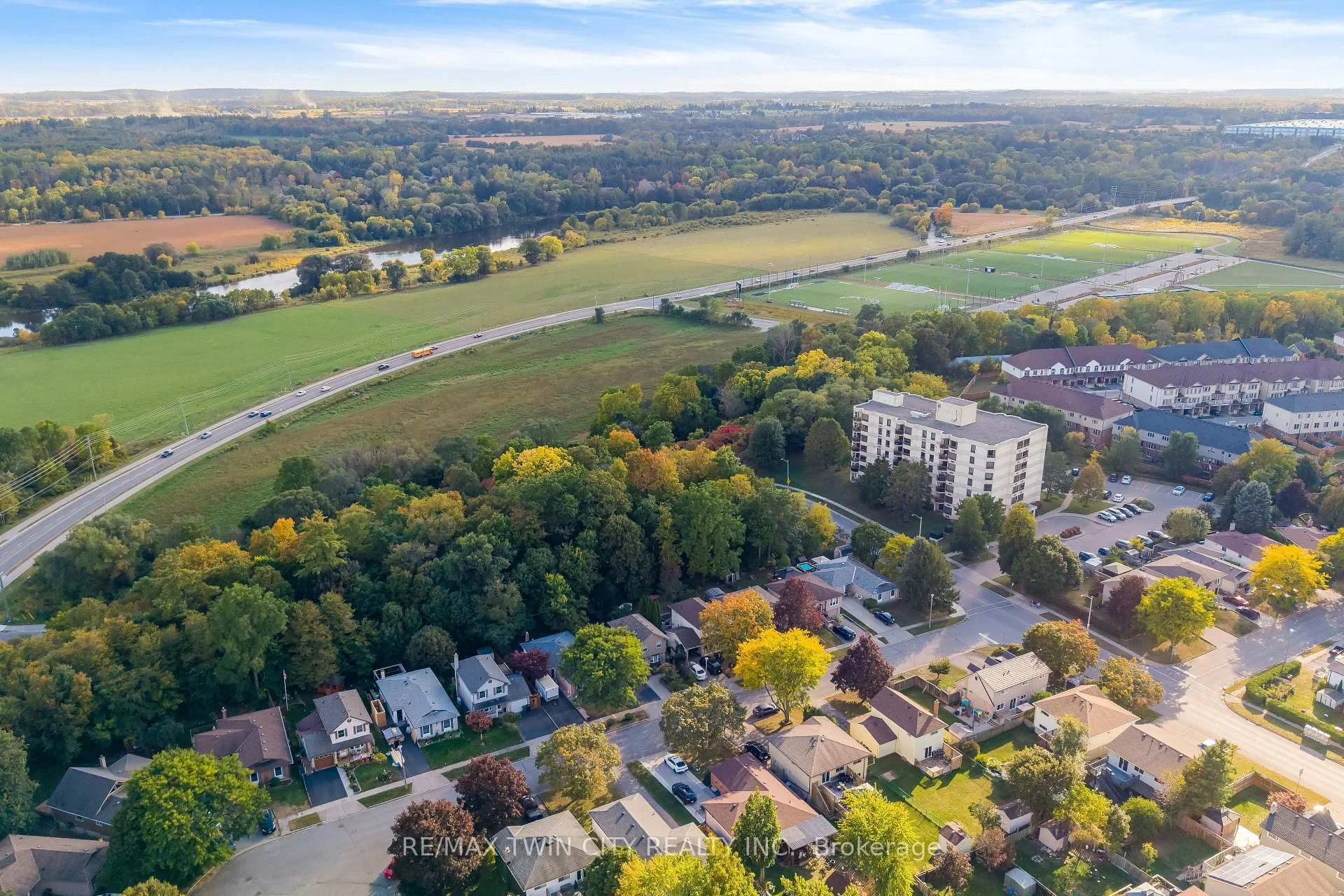 Photo 8 of 683 Preston Parkway, Cambridge, Clemens Mills/Saginaw — HOMEH