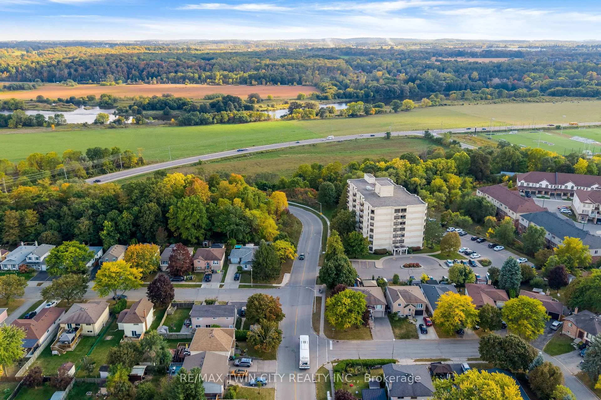 Photo 9 of 683 Preston Parkway, Cambridge, Clemens Mills/Saginaw — HOMEH