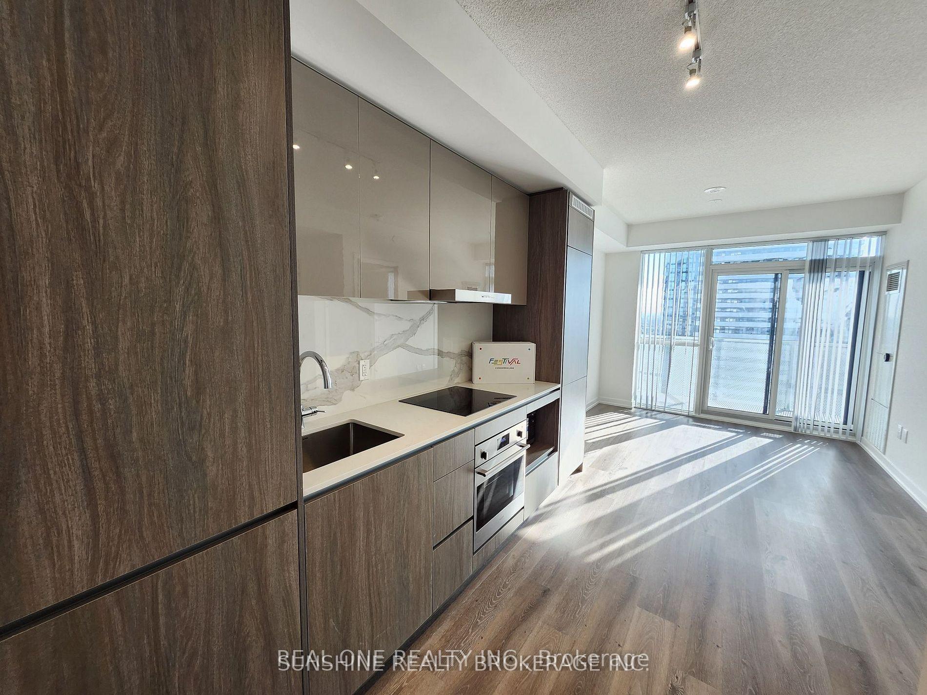 Photo 4 of Unit 4116, 28 Interchange Way, Vaughan, Vaughan Corporate Centre — HOMEH
