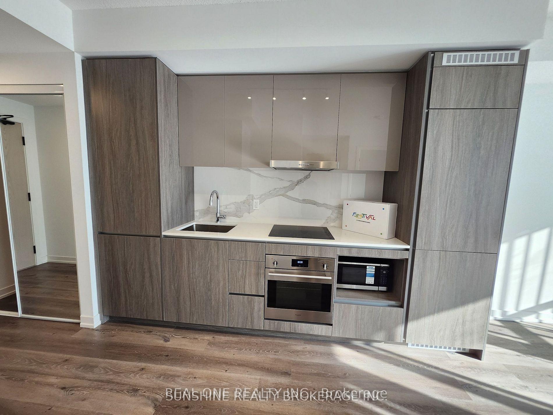 Photo 5 of Unit 4116, 28 Interchange Way, Vaughan, Vaughan Corporate Centre — HOMEH