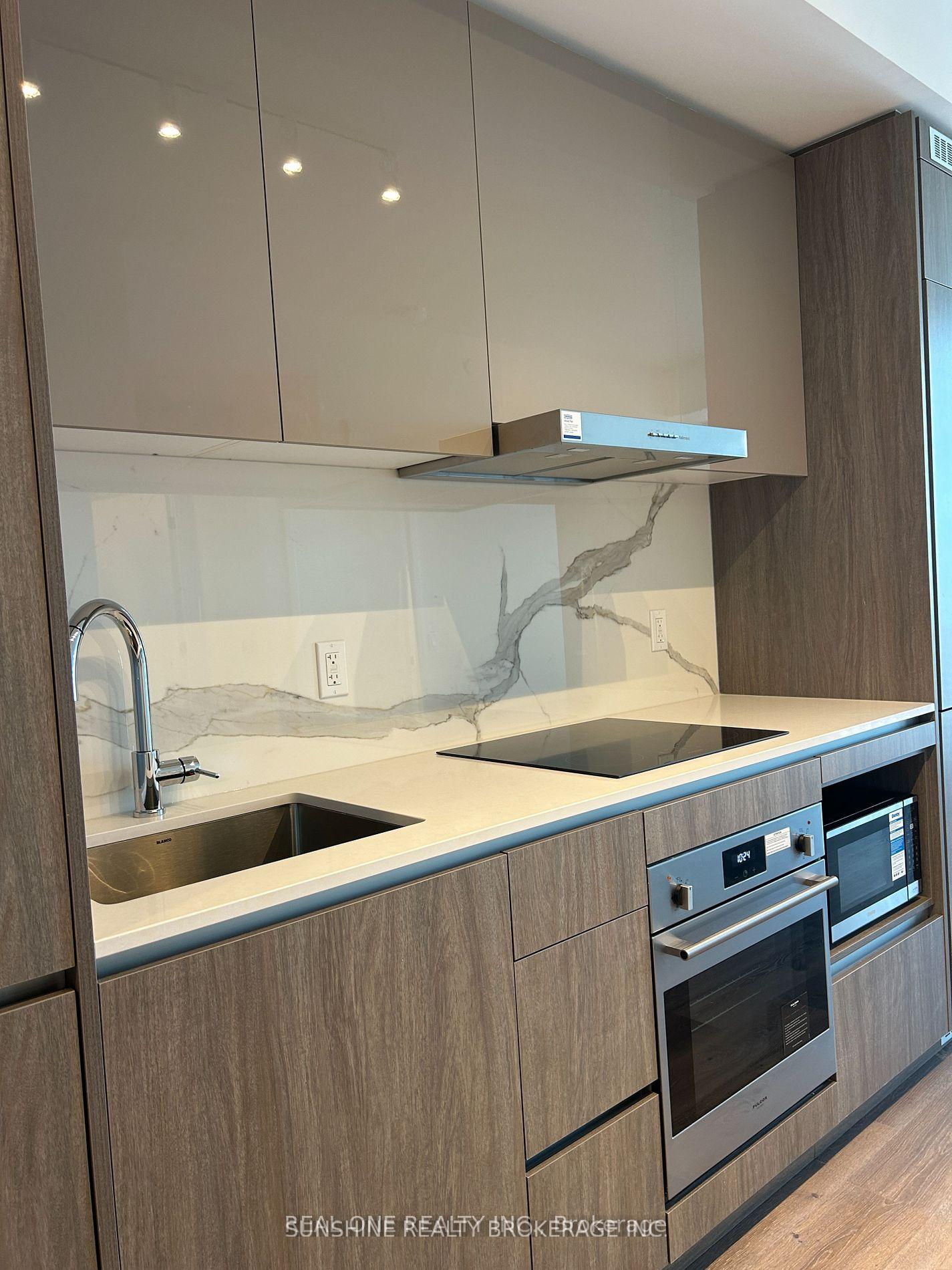 Photo 6 of Unit 4116, 28 Interchange Way, Vaughan, Vaughan Corporate Centre — HOMEH
