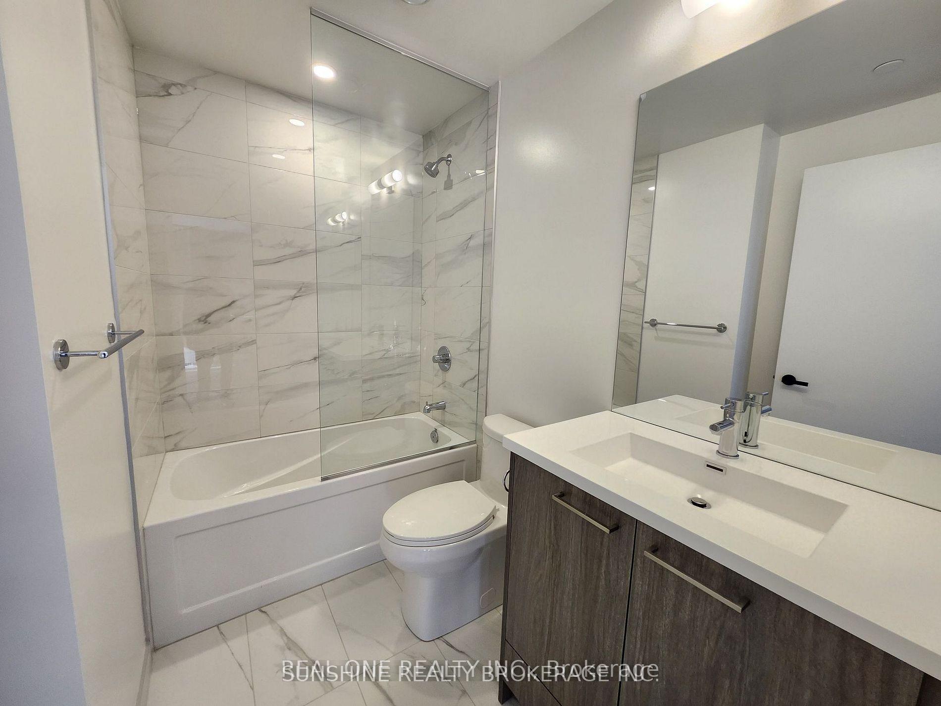 Photo 11 of Unit 4116, 28 Interchange Way, Vaughan, Vaughan Corporate Centre — HOMEH