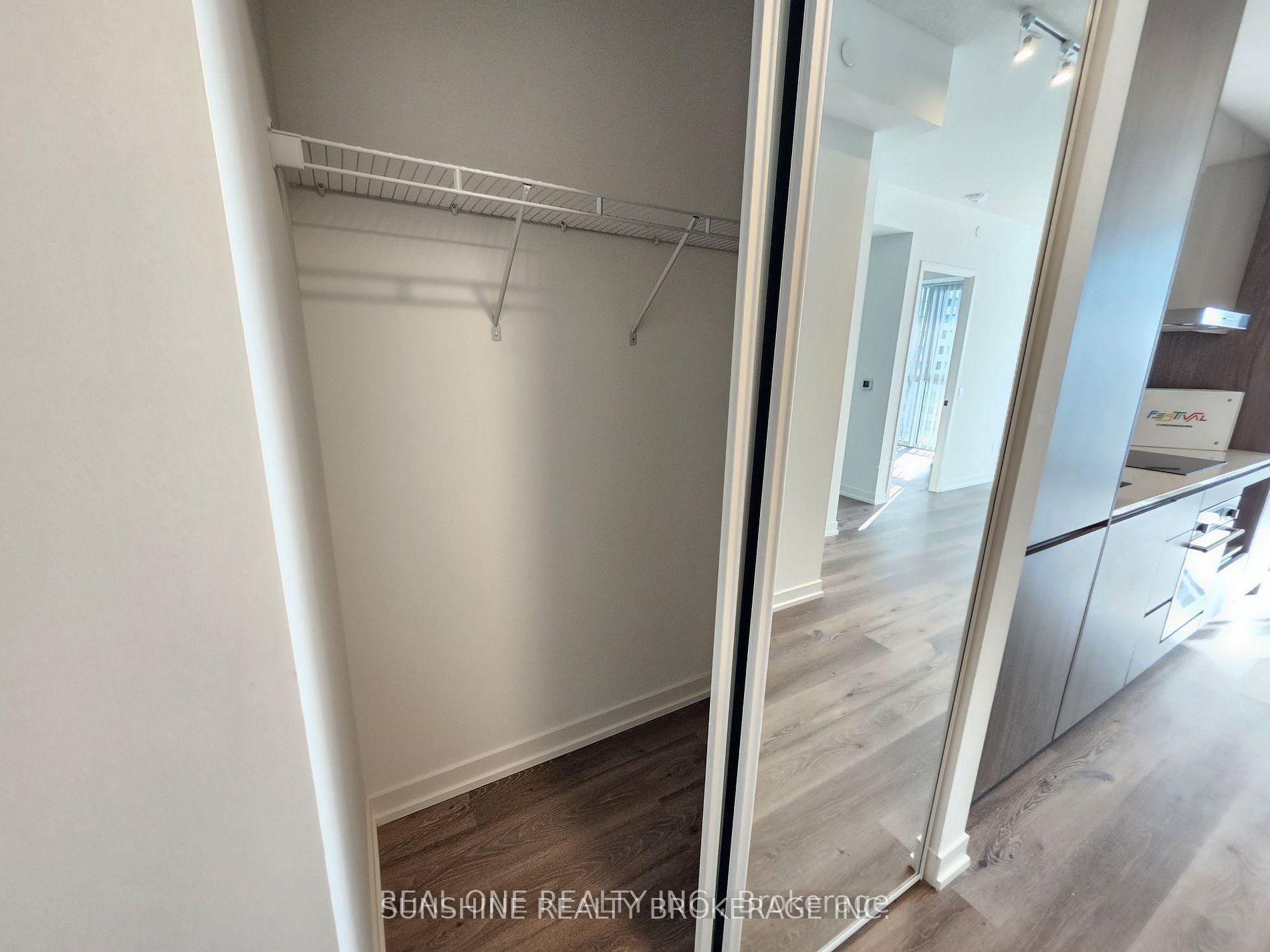 Photo 13 of Unit 4116, 28 Interchange Way, Vaughan, Vaughan Corporate Centre — HOMEH