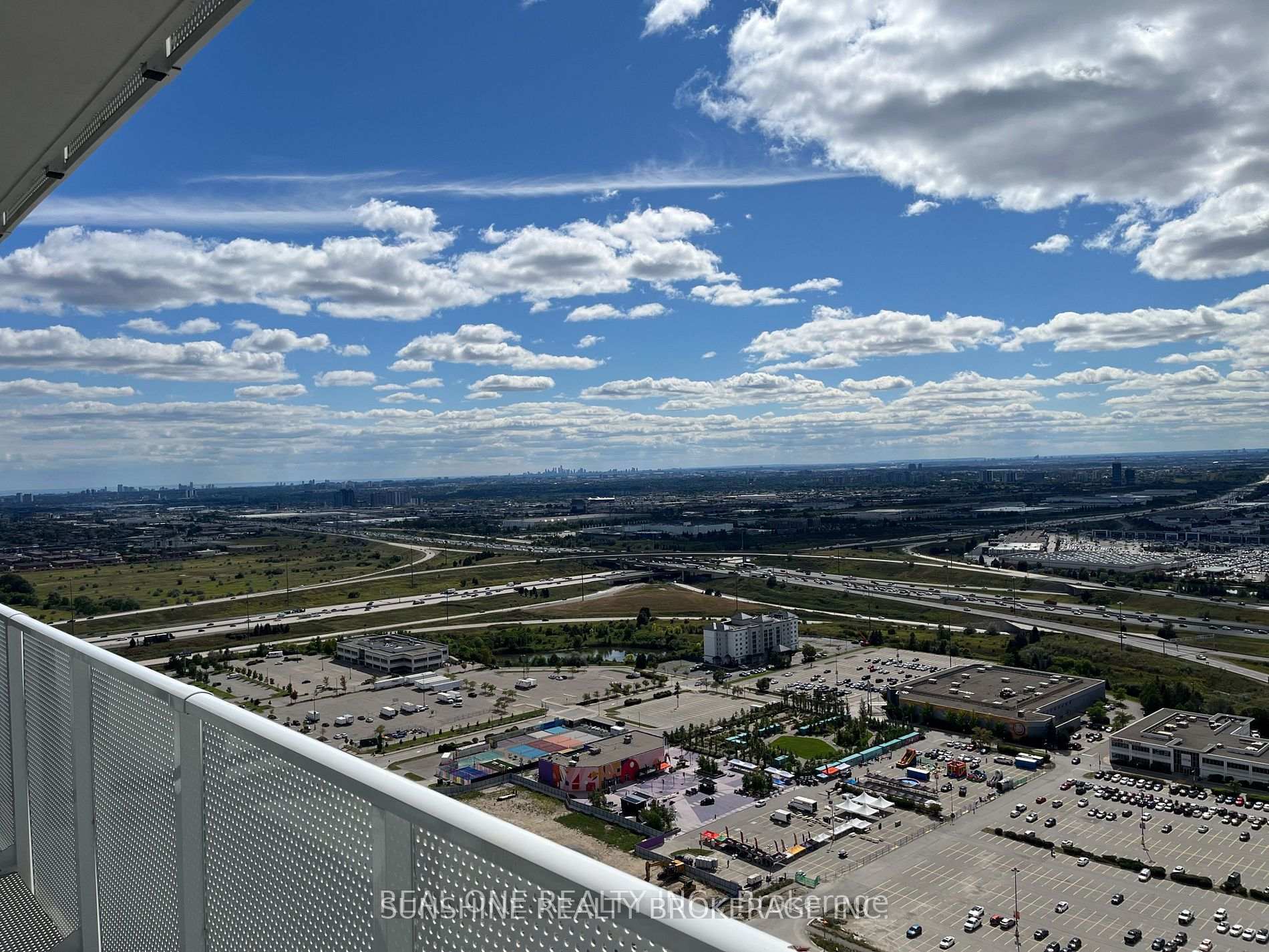Photo 16 of Unit 4116, 28 Interchange Way, Vaughan, Vaughan Corporate Centre — HOMEH
