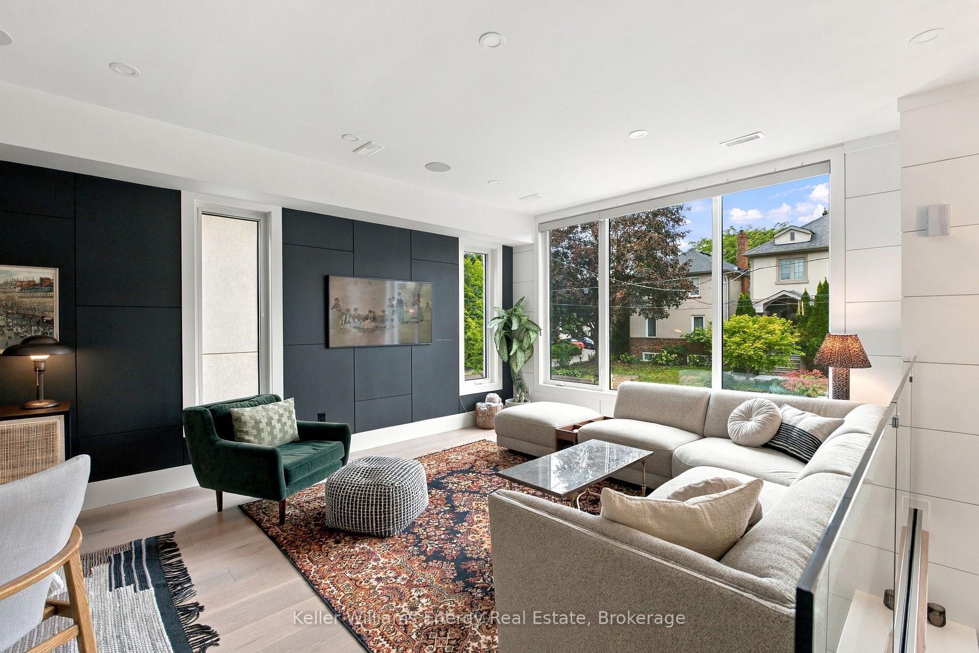 Photo 2 of 17 Walford Road, Etobicoke, Kingsway South — HOMEH
