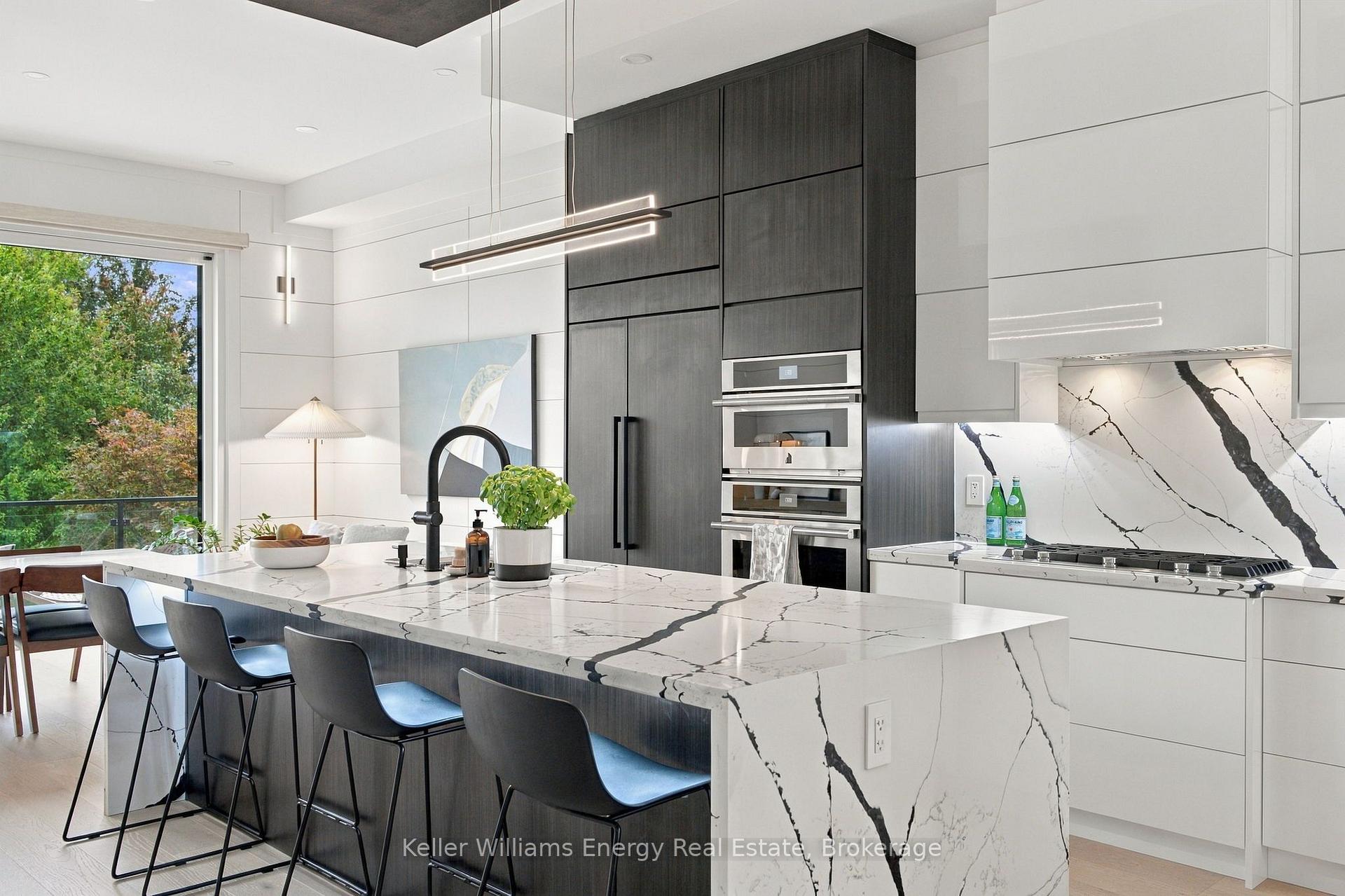 Photo 9 of 17 Walford Road, Etobicoke, Kingsway South — HOMEH