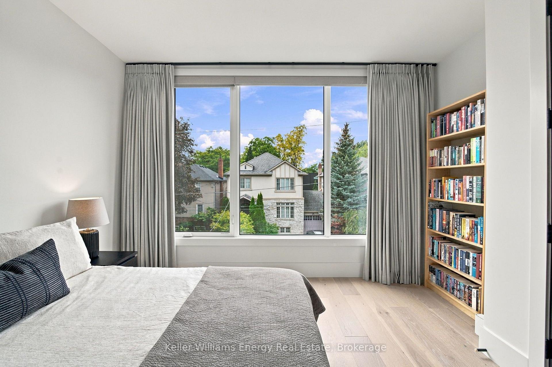 Photo 31 of 17 Walford Road, Etobicoke, Kingsway South — HOMEH