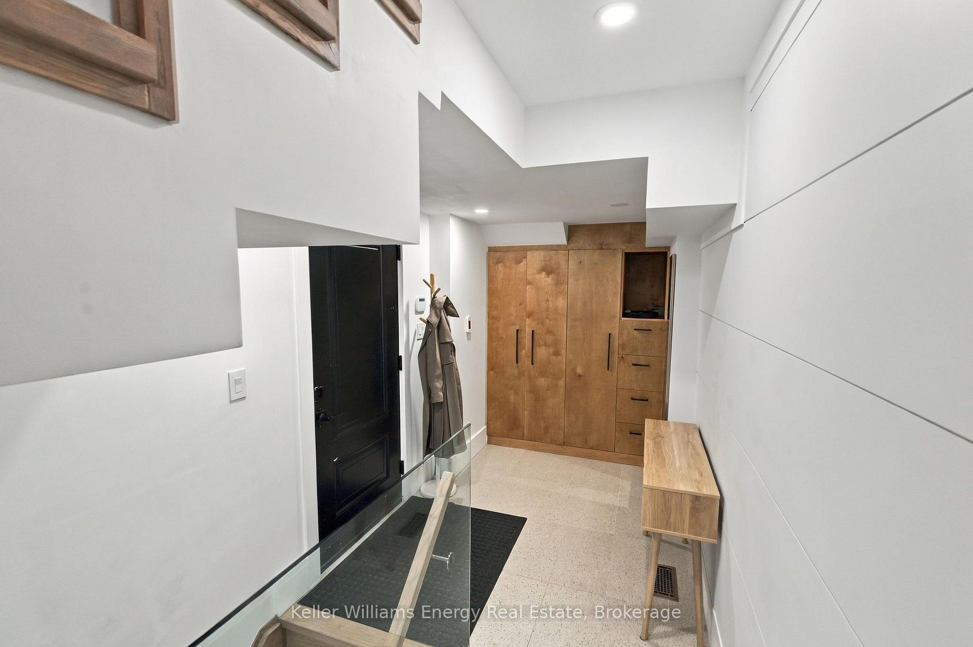 Photo 32 of 17 Walford Road, Etobicoke, Kingsway South — HOMEH