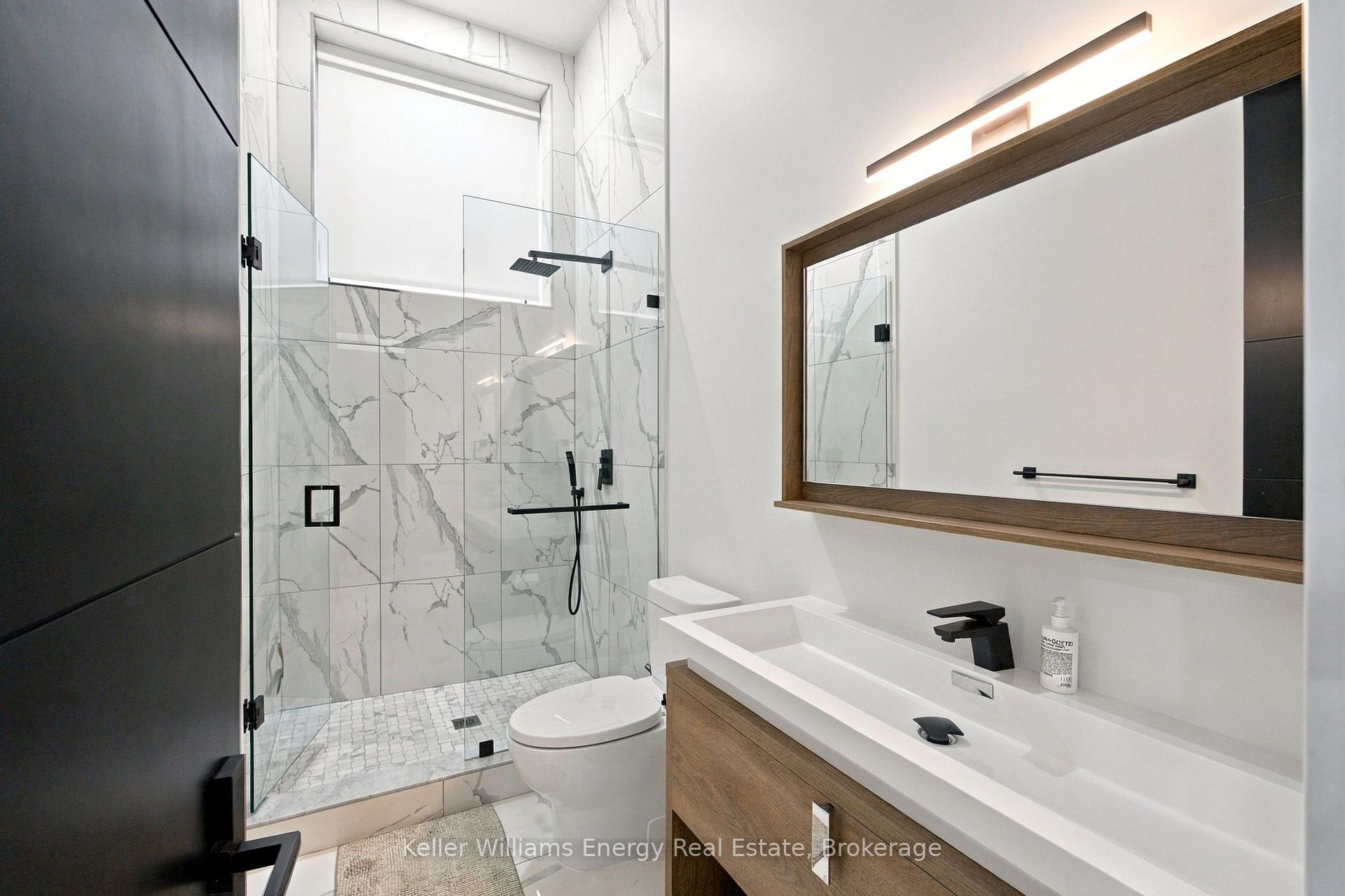 Photo 34 of 17 Walford Road, Etobicoke, Kingsway South — HOMEH