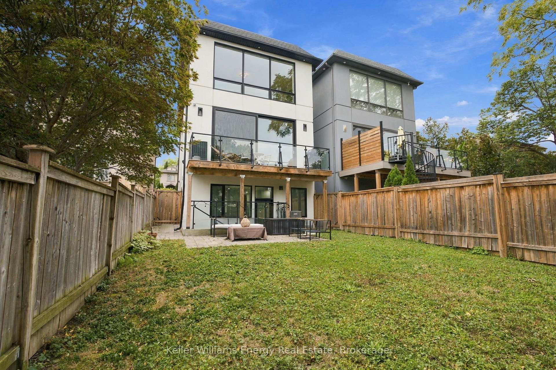 Photo 39 of 17 Walford Road, Etobicoke, Kingsway South — HOMEH