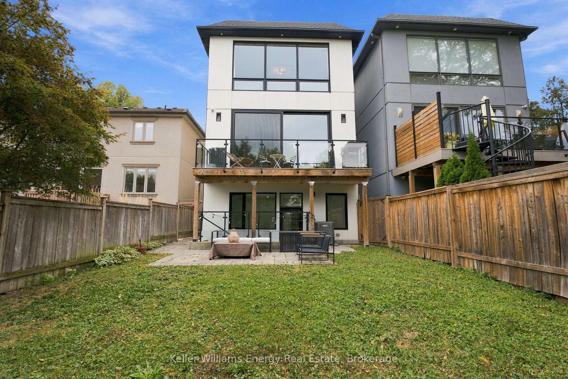 Photo 40 of 17 Walford Road, Etobicoke, Kingsway South — HOMEH