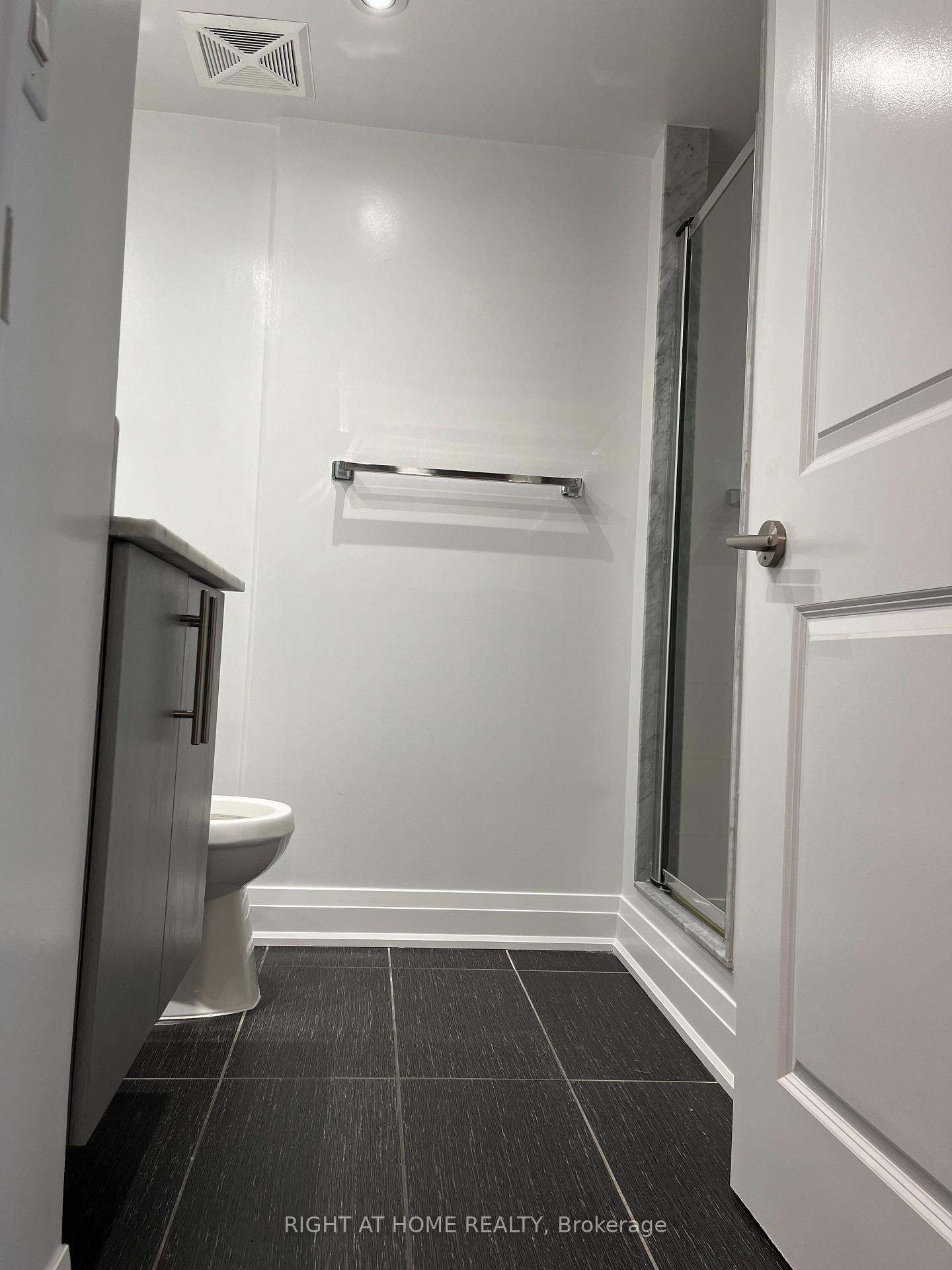 Photo 10 of Unit 2003, 125 Western Battery Road, Toronto, Niagara — HOMEH