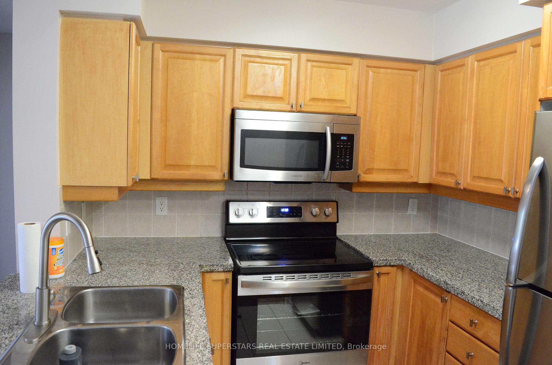 Photo 4 of Unit 508, 8 Mckee Avenue, North York, Willowdale East — HOMEH