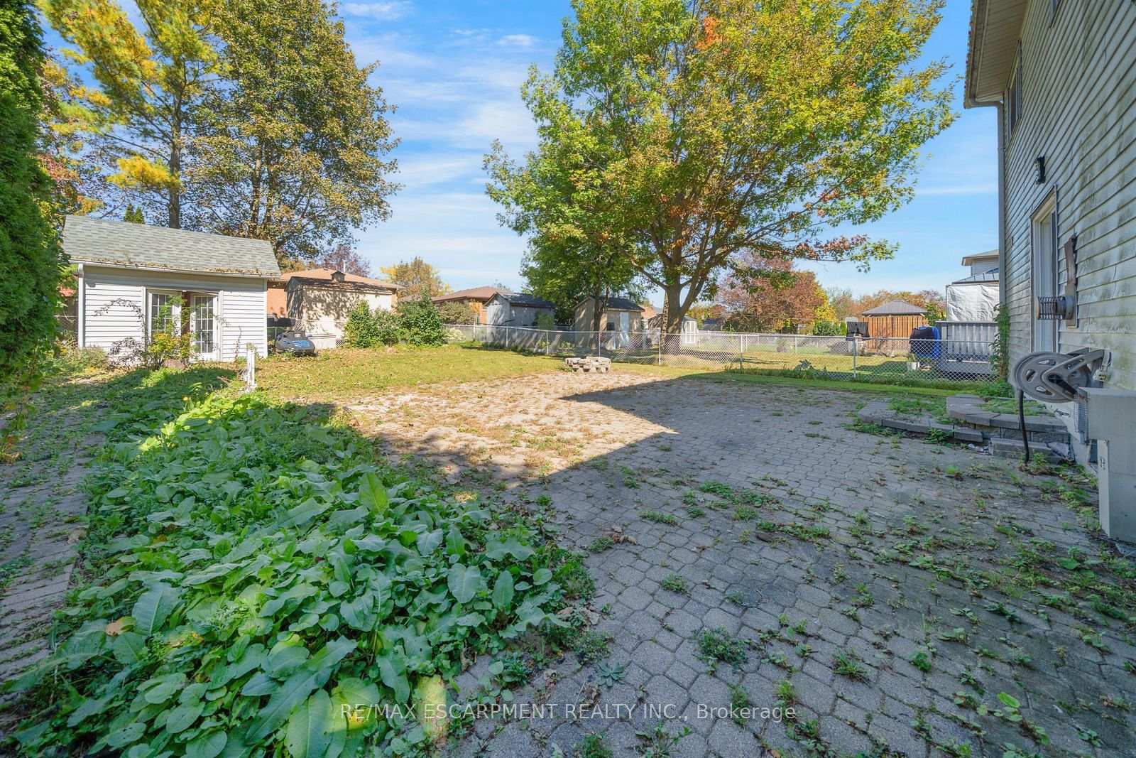Photo 3 of 1944 Applewood Avenue, Innisfil, Alcona — HOMEH