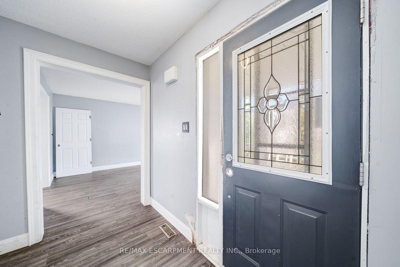 Photo 6 of 1944 Applewood Avenue, Innisfil, Alcona — HOMEH