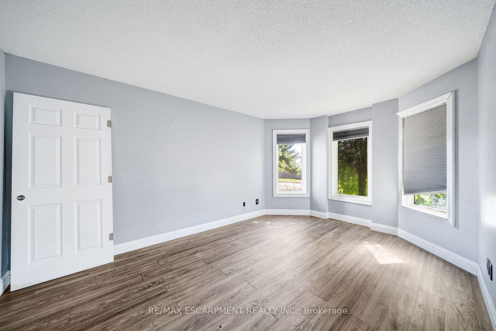Photo 8 of 1944 Applewood Avenue, Innisfil, Alcona — HOMEH