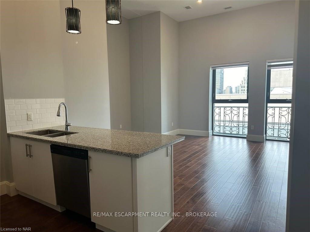 Photo 10 of Unit LPH5, 112 King Street, Hamilton, Beasley — HOMEH