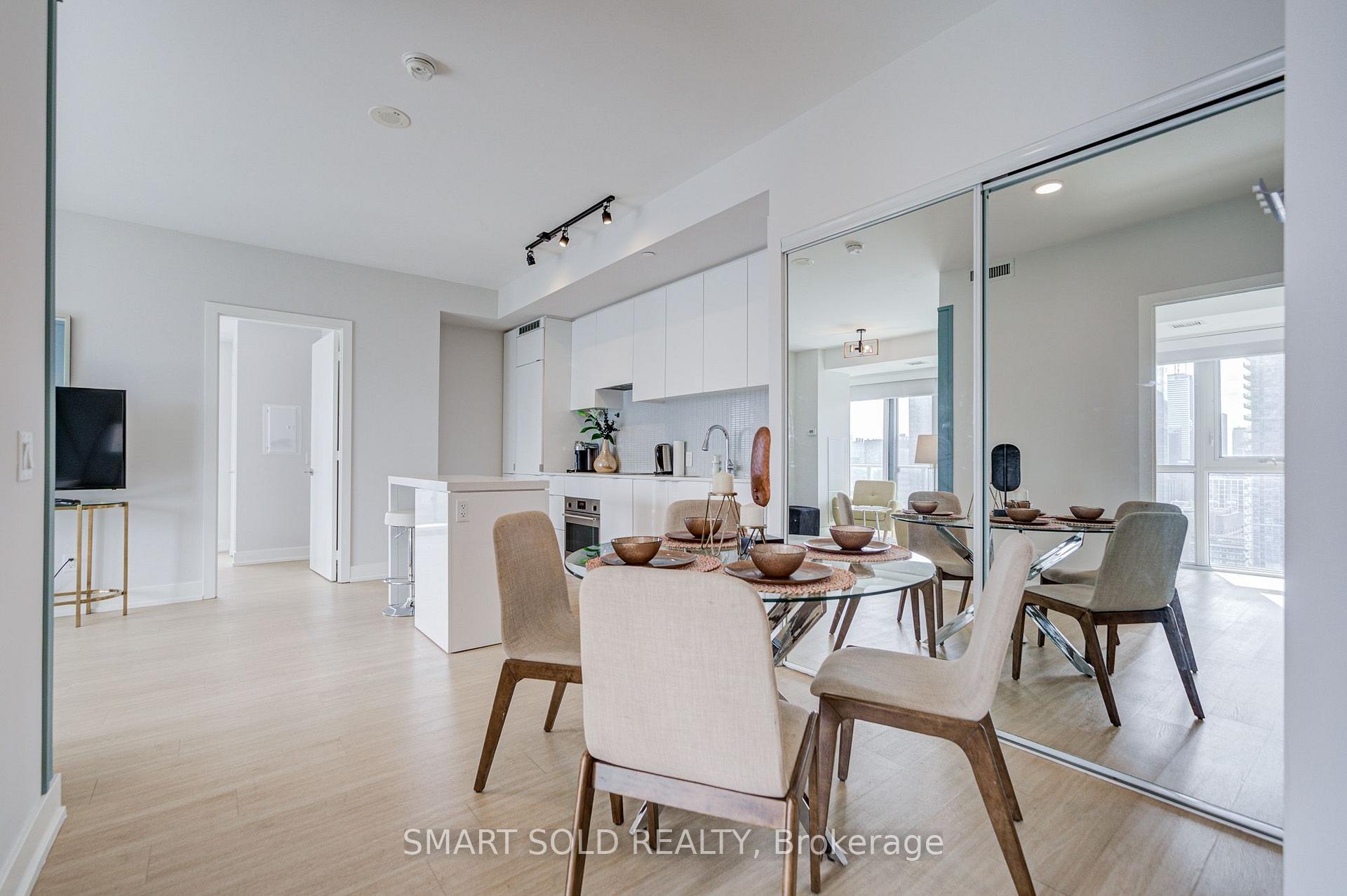 Photo 3 of Unit 3211, 7 Grenville Street, Toronto, Bay Street Corridor — HOMEH