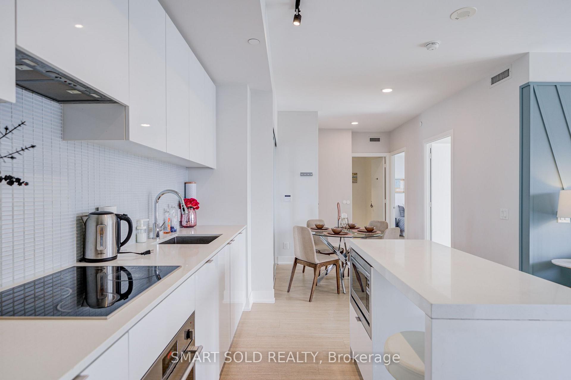 Photo 7 of Unit 3211, 7 Grenville Street, Toronto, Bay Street Corridor — HOMEH