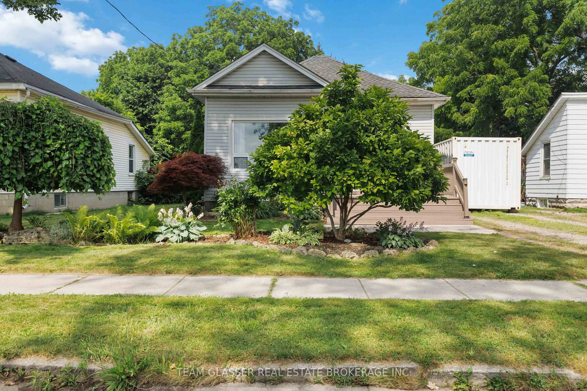 Photo 2 of 118 Inkerman Street, St. Thomas — HOMEH