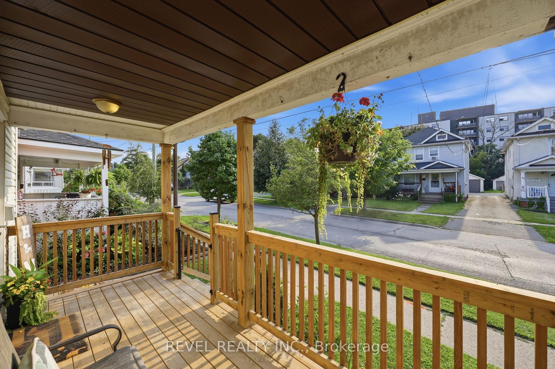 Photo 3 of 52 Berryman Avenue, St. Catharines, E. Chester — HOMEH