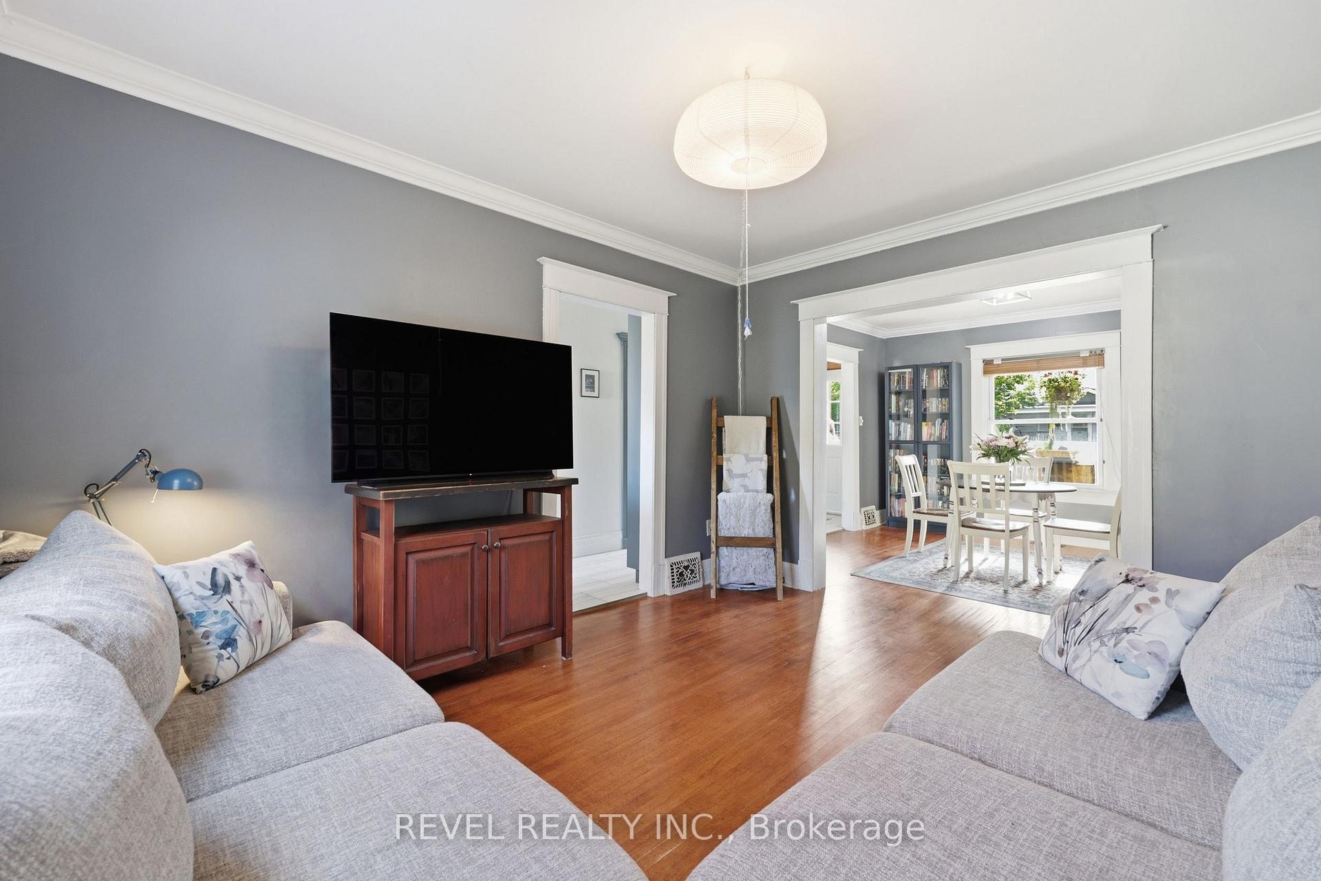 Photo 9 of 52 Berryman Avenue, St. Catharines, E. Chester — HOMEH