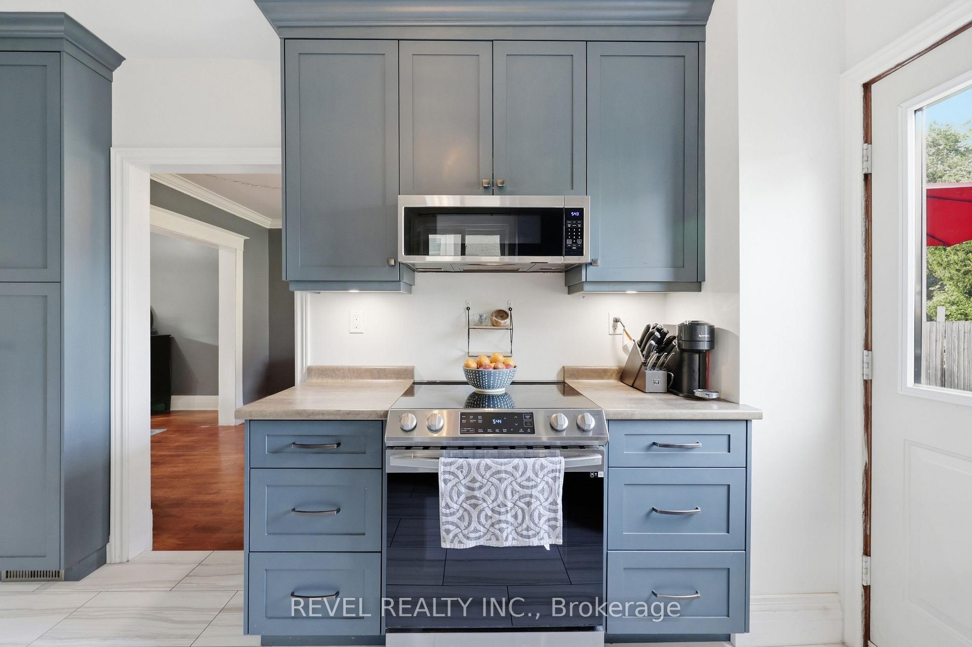 Photo 10 of 52 Berryman Avenue, St. Catharines, E. Chester — HOMEH
