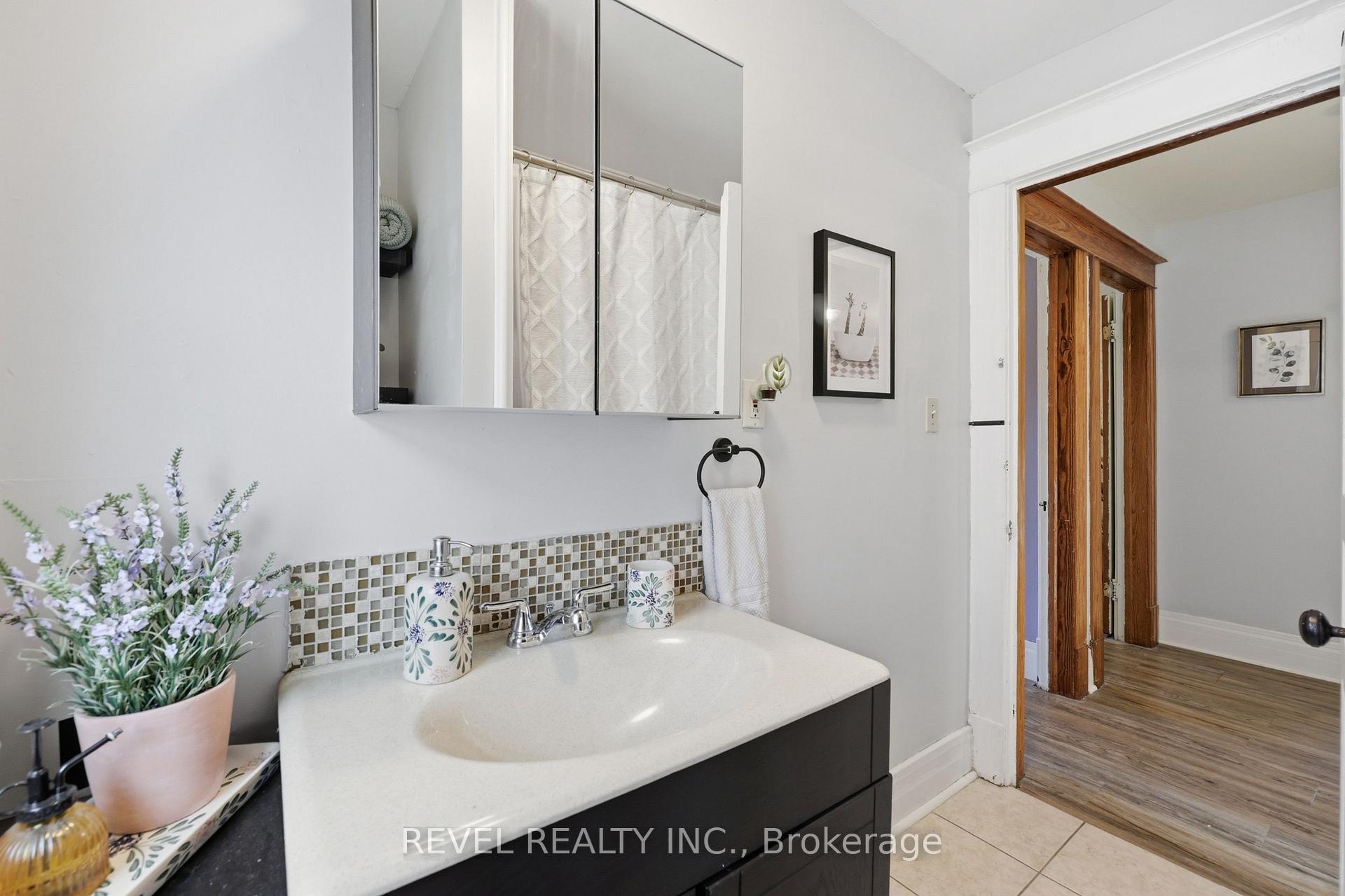 Photo 22 of 52 Berryman Avenue, St. Catharines, E. Chester — HOMEH