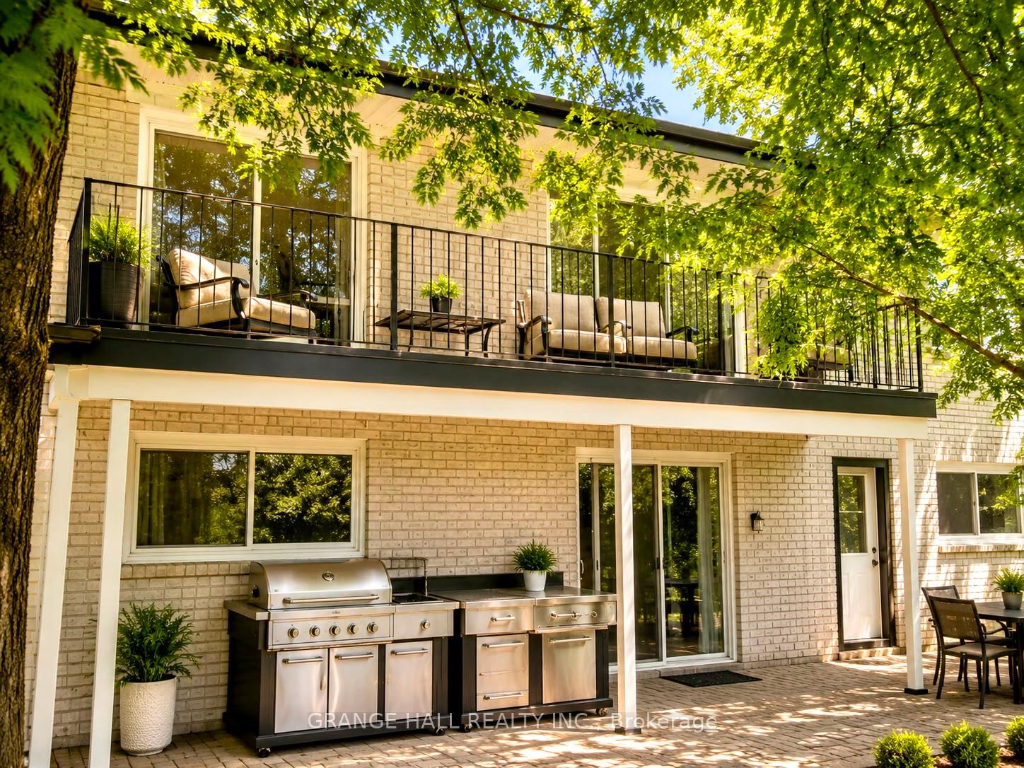 Photo 2 of 210 Lloyd Manor Road, Etobicoke, Princess-Rosethorn — HOMEH