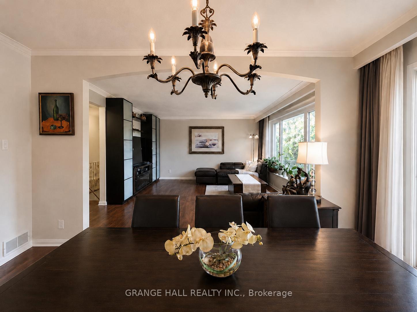 Photo 13 of 210 Lloyd Manor Road, Etobicoke, Princess-Rosethorn — HOMEH
