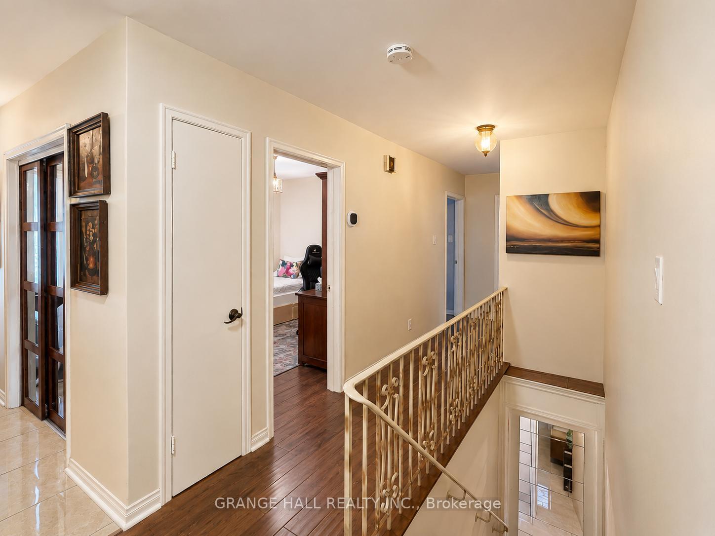 Photo 19 of 210 Lloyd Manor Road, Etobicoke, Princess-Rosethorn — HOMEH