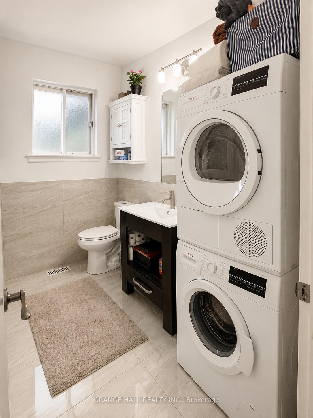 Photo 20 of 210 Lloyd Manor Road, Etobicoke, Princess-Rosethorn — HOMEH