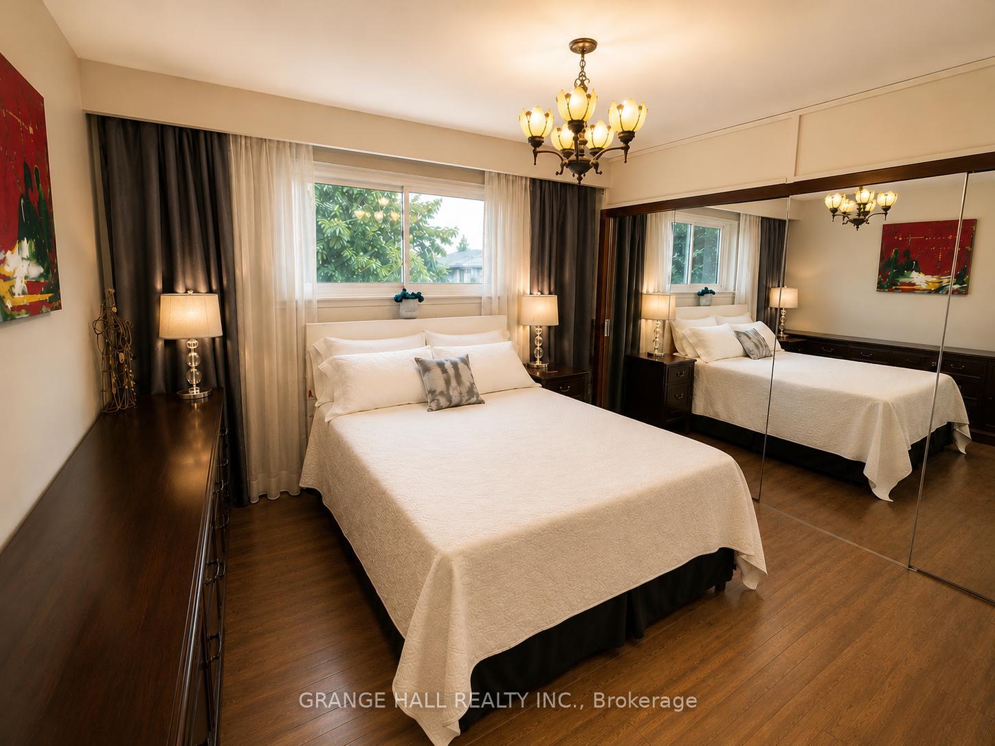 Photo 23 of 210 Lloyd Manor Road, Etobicoke, Princess-Rosethorn — HOMEH