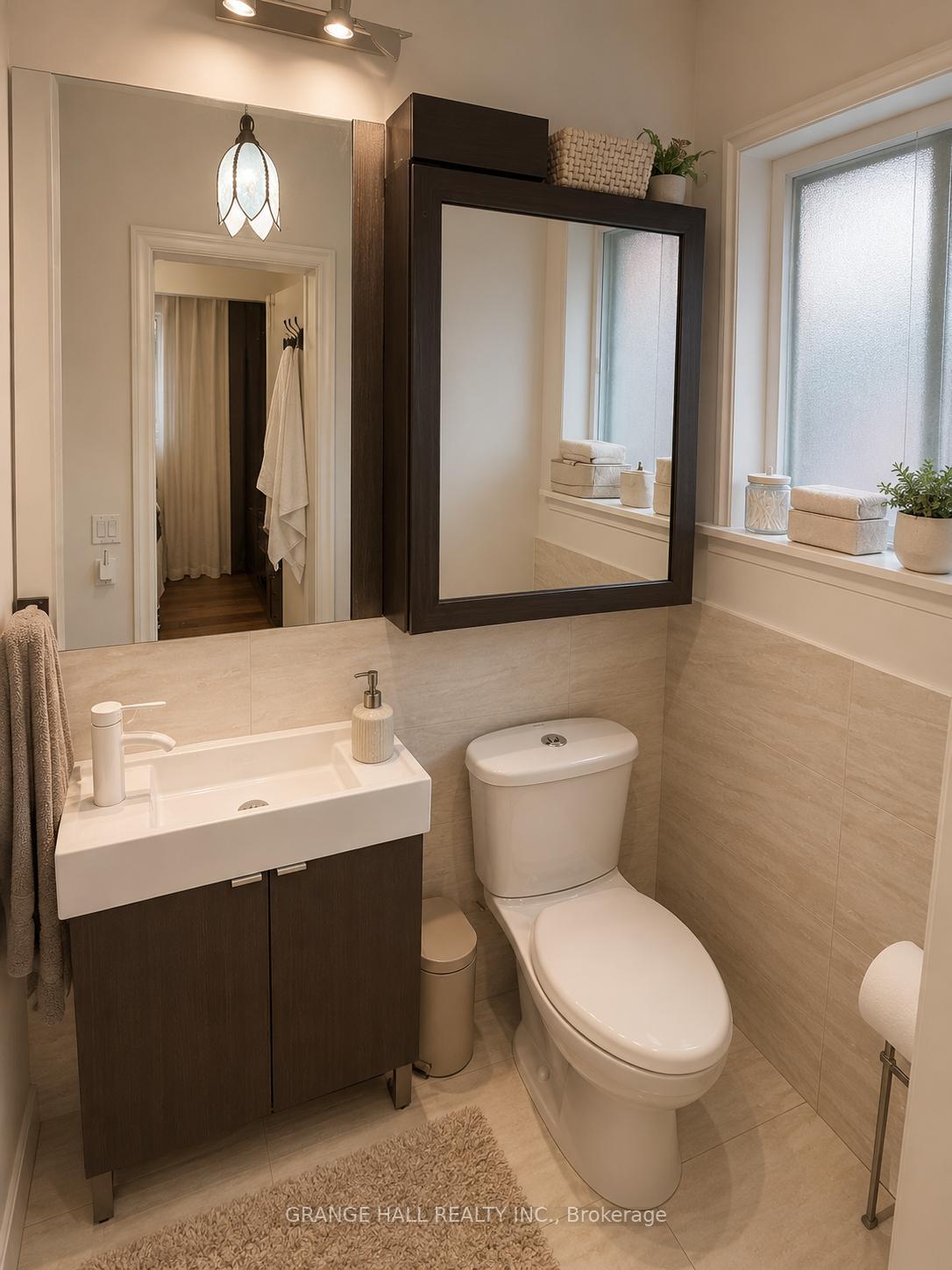 Photo 25 of 210 Lloyd Manor Road, Etobicoke, Princess-Rosethorn — HOMEH