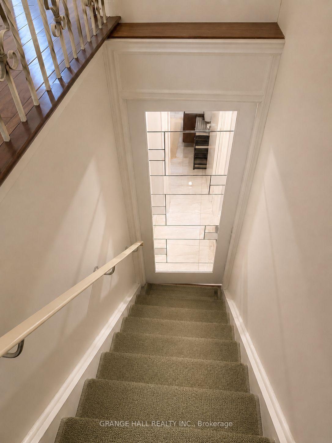 Photo 31 of 210 Lloyd Manor Road, Etobicoke, Princess-Rosethorn — HOMEH