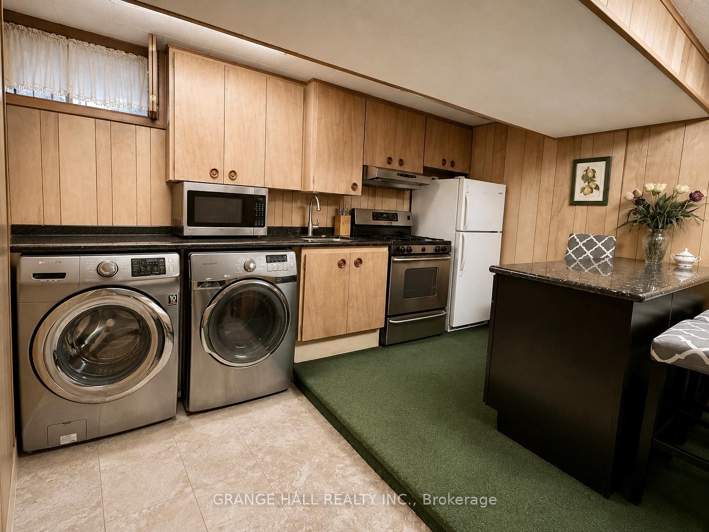 Photo 33 of 210 Lloyd Manor Road, Etobicoke, Princess-Rosethorn — HOMEH