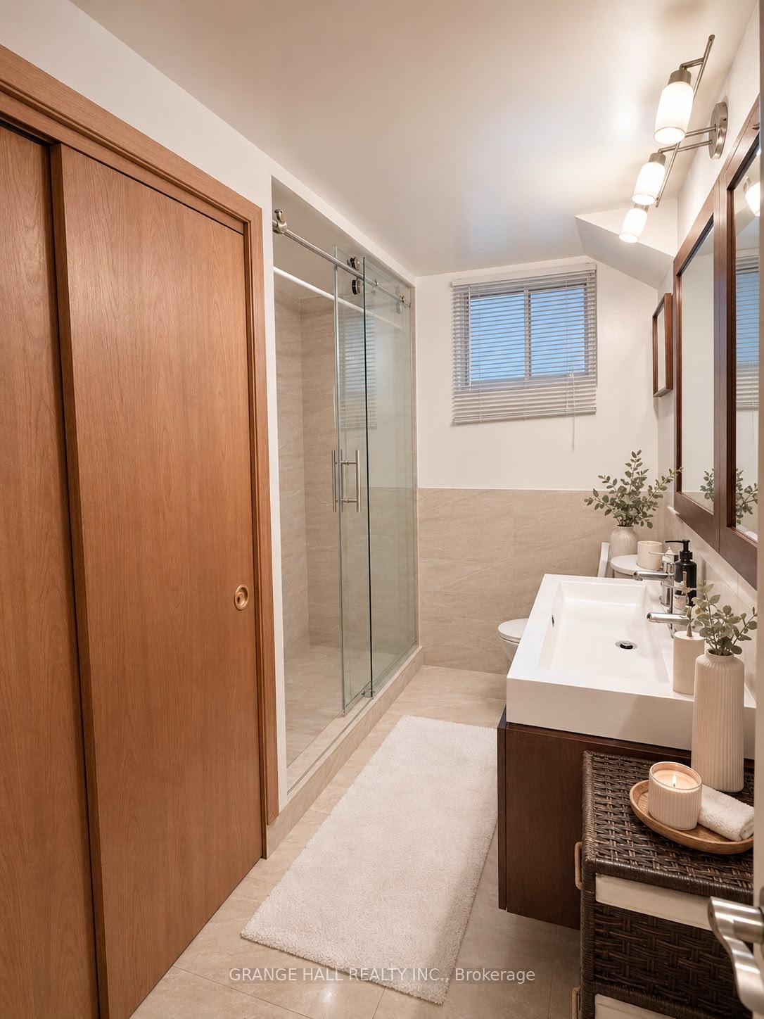 Photo 38 of 210 Lloyd Manor Road, Etobicoke, Princess-Rosethorn — HOMEH
