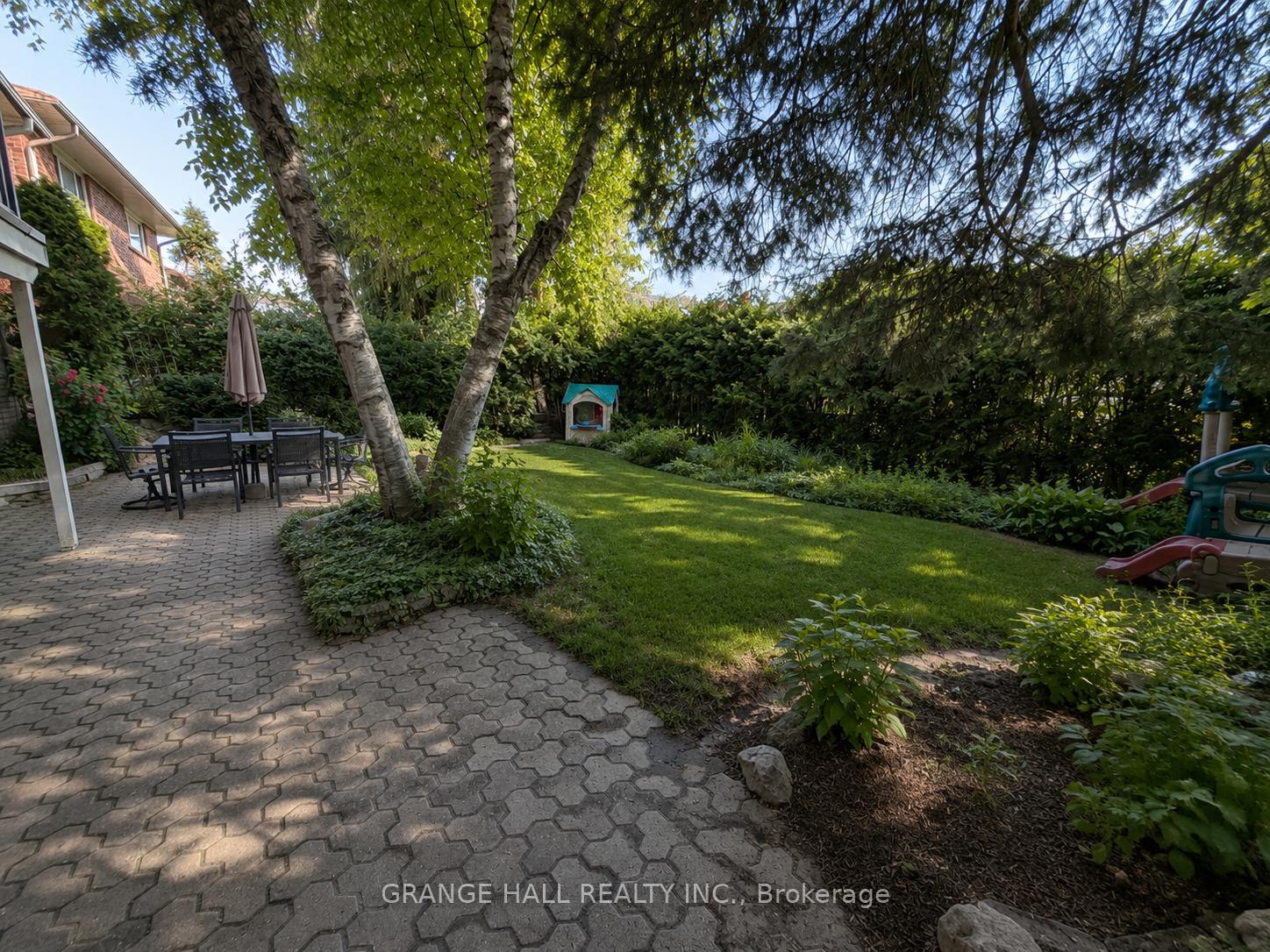 Photo 46 of 210 Lloyd Manor Road, Etobicoke, Princess-Rosethorn — HOMEH