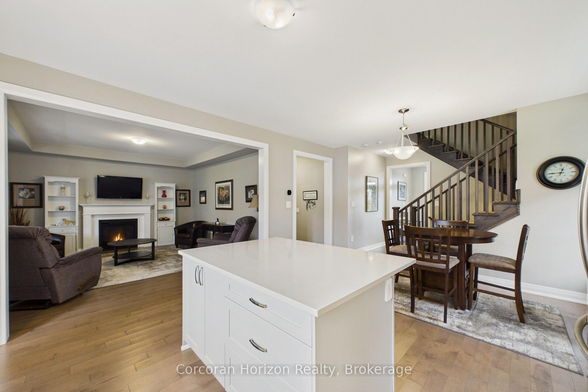 Photo 12 of 8 Chambery Street, Bracebridge, Macaulay — HOMEH