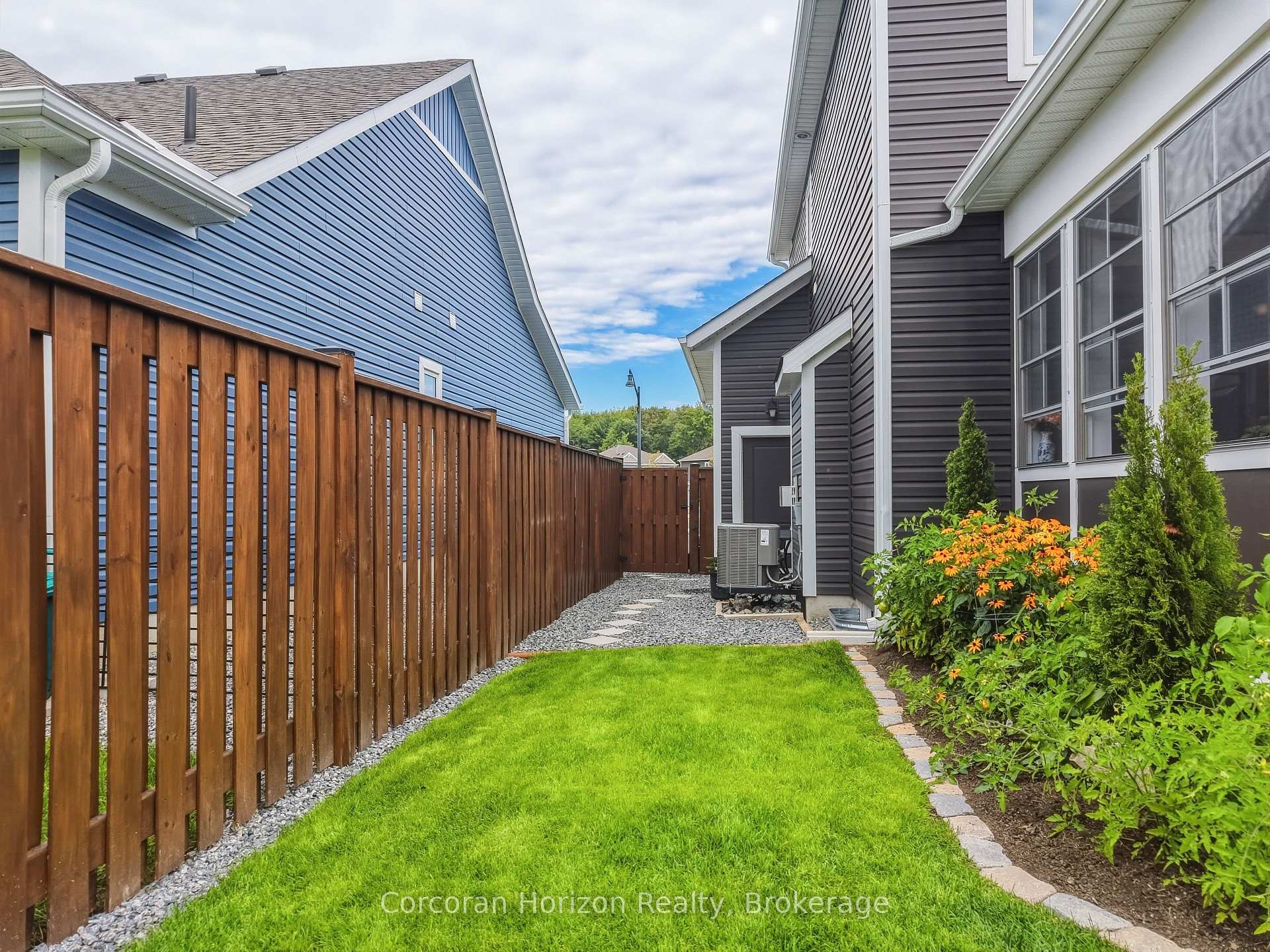 Photo 38 of 8 Chambery Street, Bracebridge, Macaulay — HOMEH