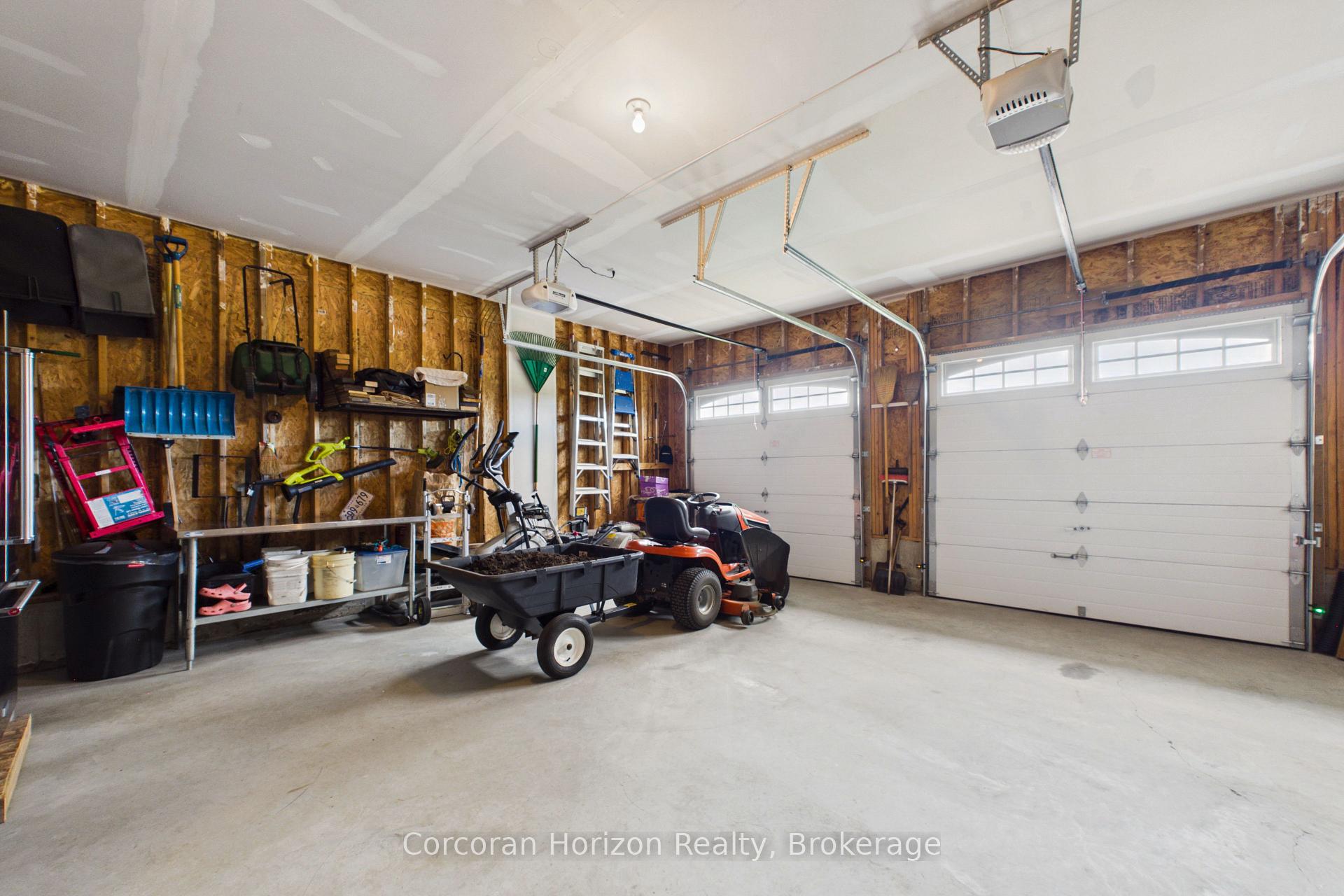 Photo 48 of 8 Chambery Street, Bracebridge, Macaulay — HOMEH