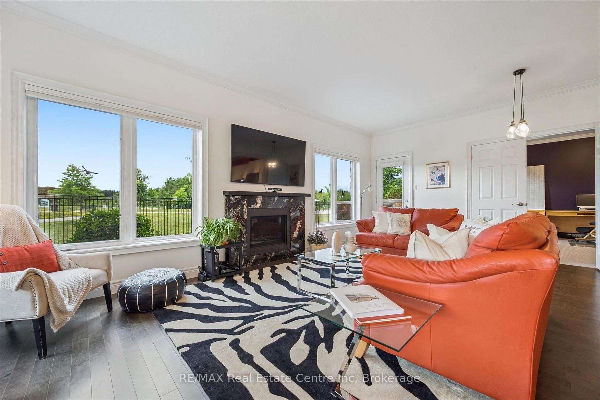 Photo 4 of Unit 1, 39 Kay Crescent, Guelph, Pineridge/Westminster Woods — HOMEH