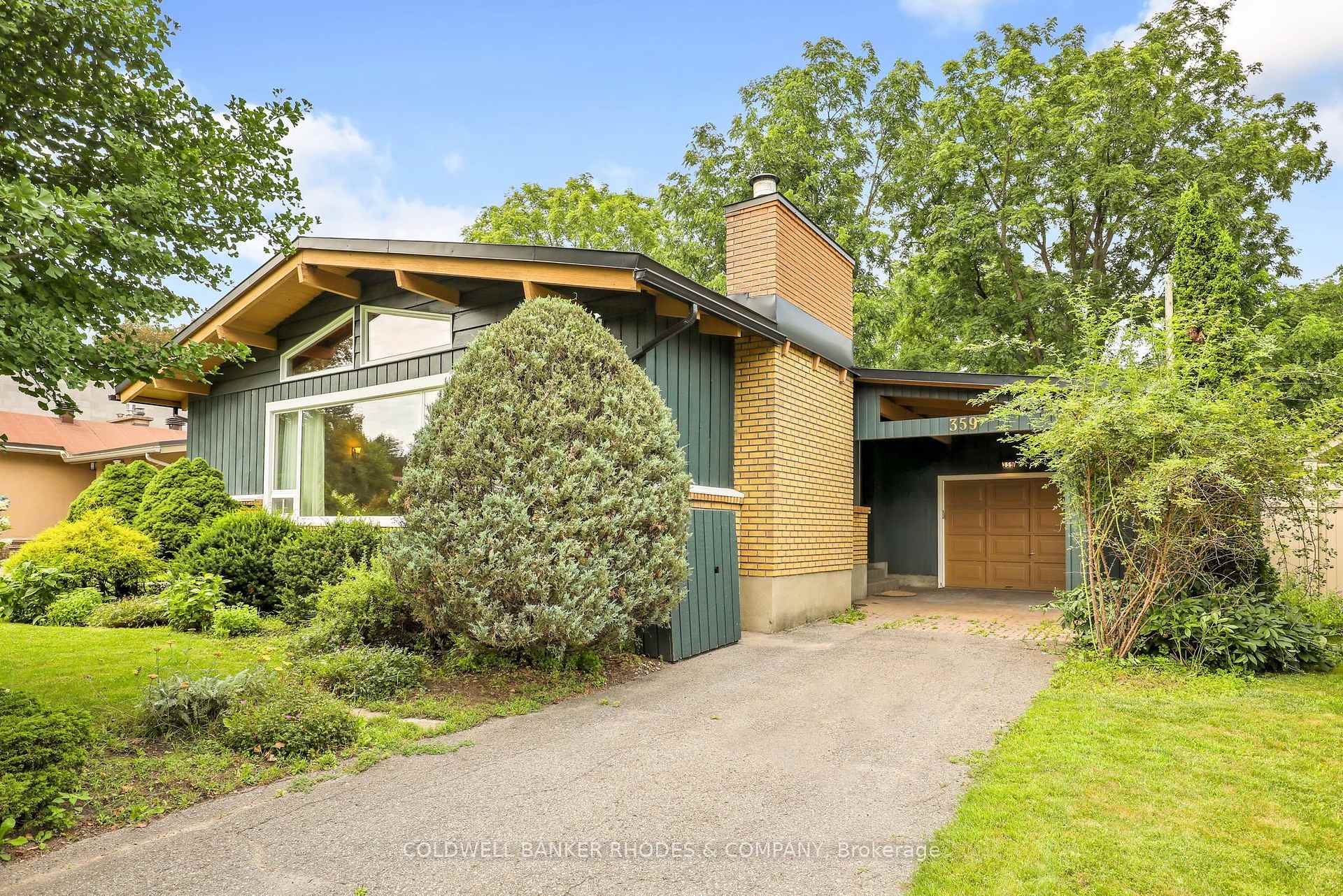 Photo 1 of 359 Mountbatten Avenue, Ottawa, Alta Vista/Faircrest Heights — HOMEH