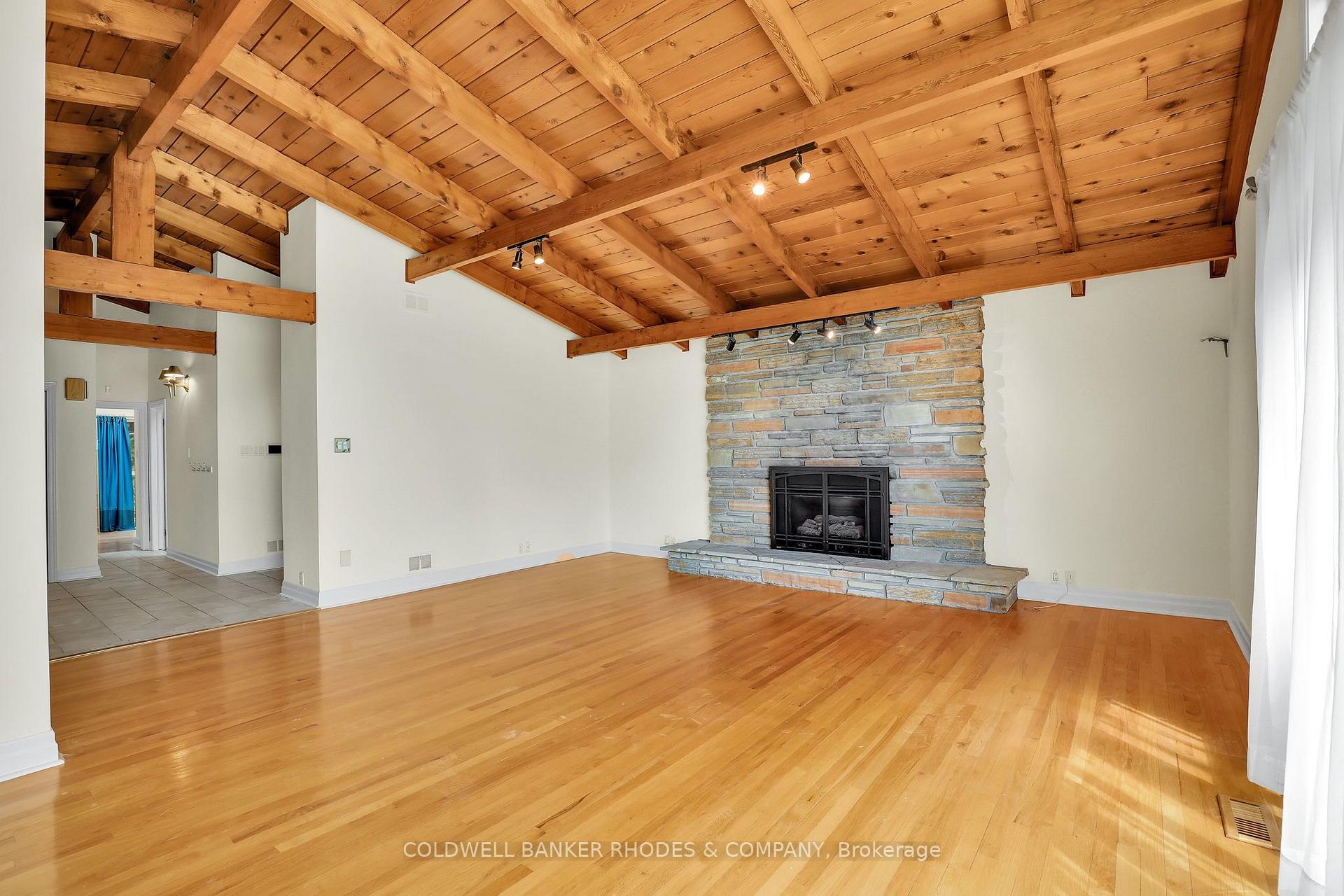 Photo 13 of 359 Mountbatten Avenue, Ottawa, Alta Vista/Faircrest Heights — HOMEH