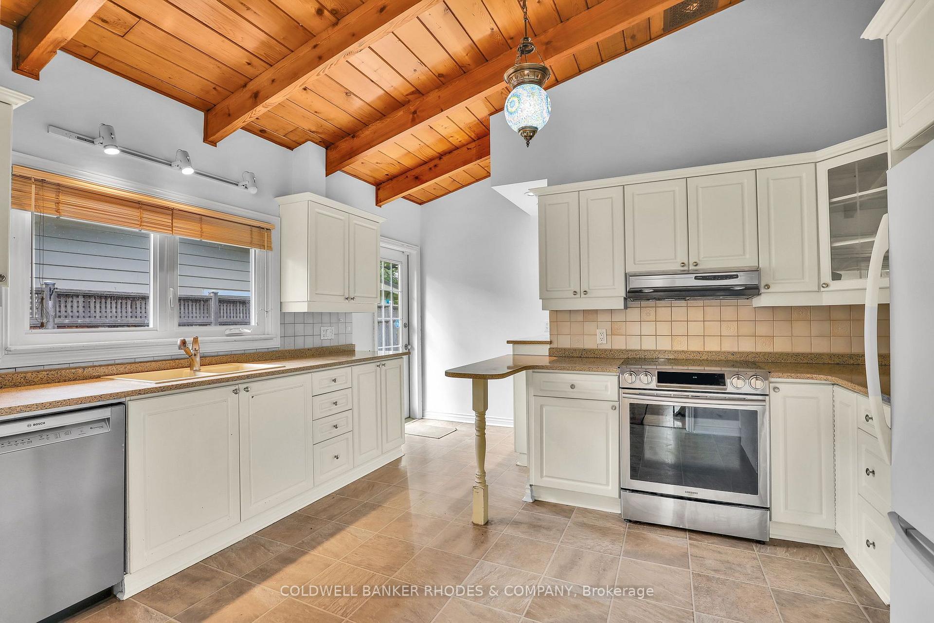 Photo 19 of 359 Mountbatten Avenue, Ottawa, Alta Vista/Faircrest Heights — HOMEH