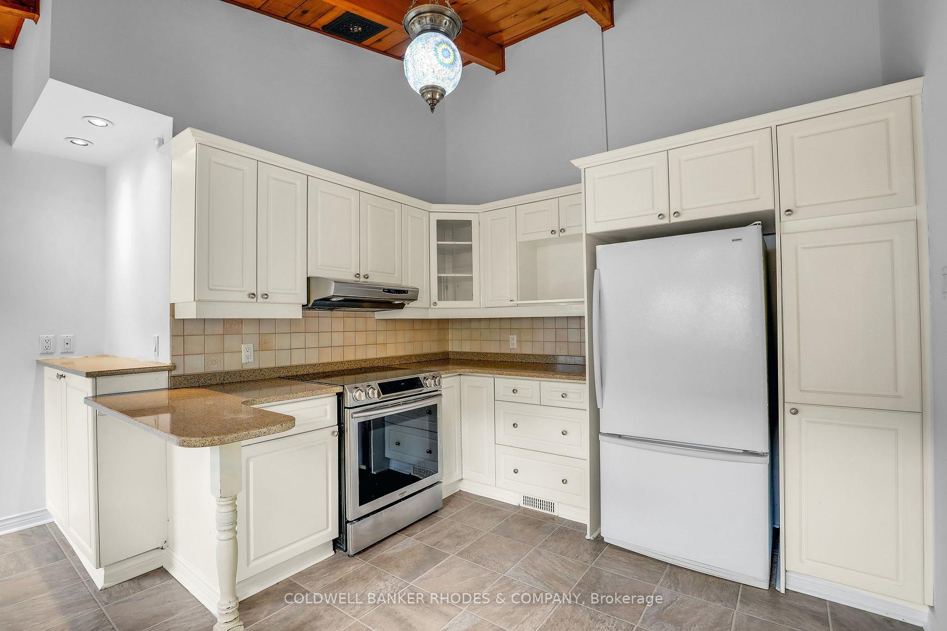 Photo 23 of 359 Mountbatten Avenue, Ottawa, Alta Vista/Faircrest Heights — HOMEH