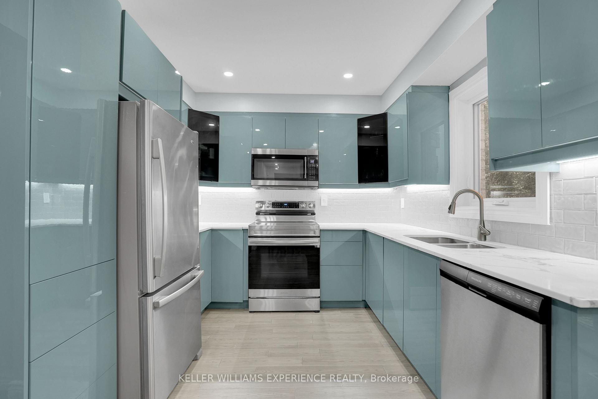 Photo 3 of 60 Nicholson Drive, Barrie, Ardagh — HOMEH